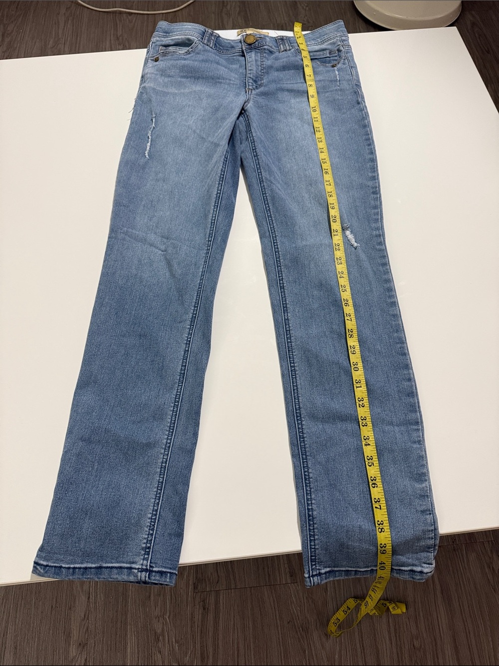 Democracy “Ab” Technology Light Wash Straight Leg Jeans Size 8 - Picture 8 of 12